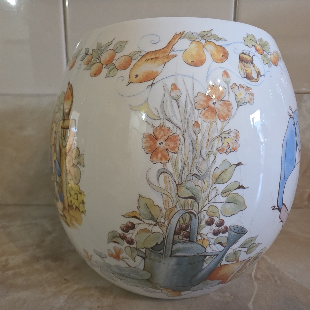 Peter Rabbit Cookie Jar - Picture 8 of 14